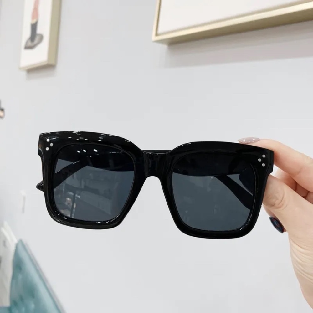 Celine-style black cat eye Sunglasses - Picture 2 of 3